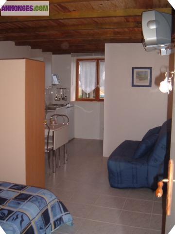 Studios meublés équipés 2 a 4 personnes avec piscine