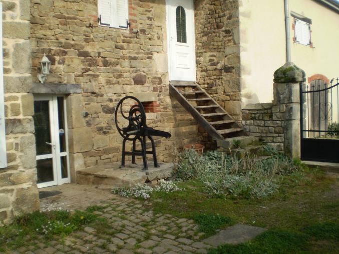GRANDE MAISON DE CARACTERE EN BOURGOGNE