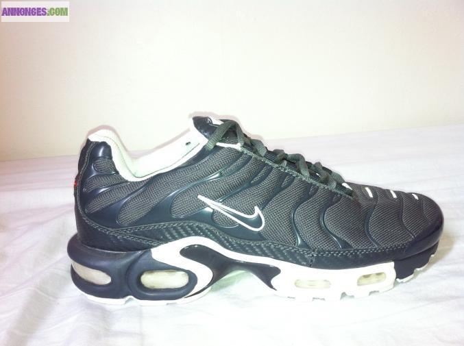 CHAUSSURES NIKE TN Taille 42/43 neuve