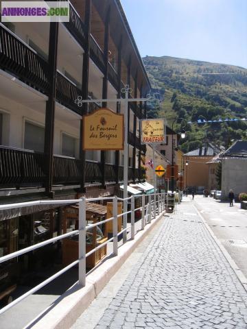 STUDIO MEUBLE A VALLOIRE