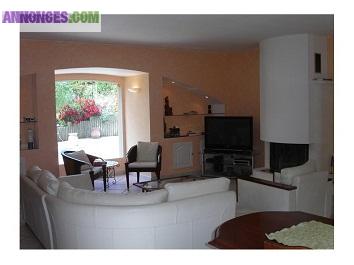 Maison contemporaine avec vue sur Rhone