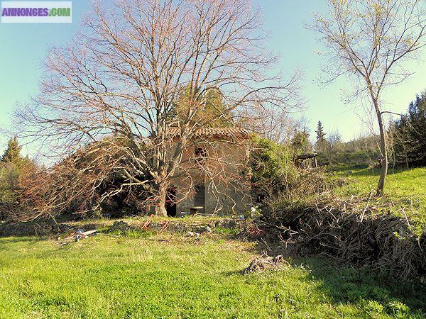Cabanon à rénover sur terrain constructible Luberon