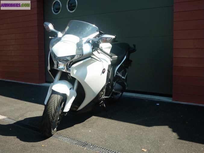 A vendre vfr 1200 f