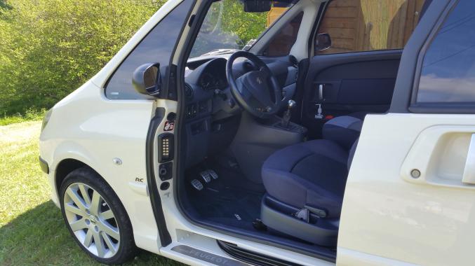 PEUGEOT 1007 1.6 HDI 110 SPORTY PACK PLUS