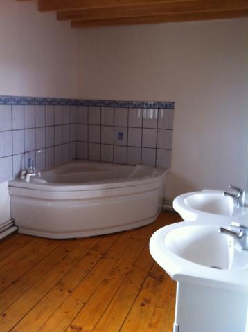 TRIPLEX-F5-118m²-550€- 15min nord de Beauvais