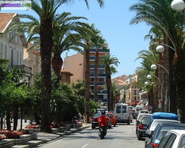 Loue HYERES plein CV  105 m² local prof.libérale dans imm.de bureaux