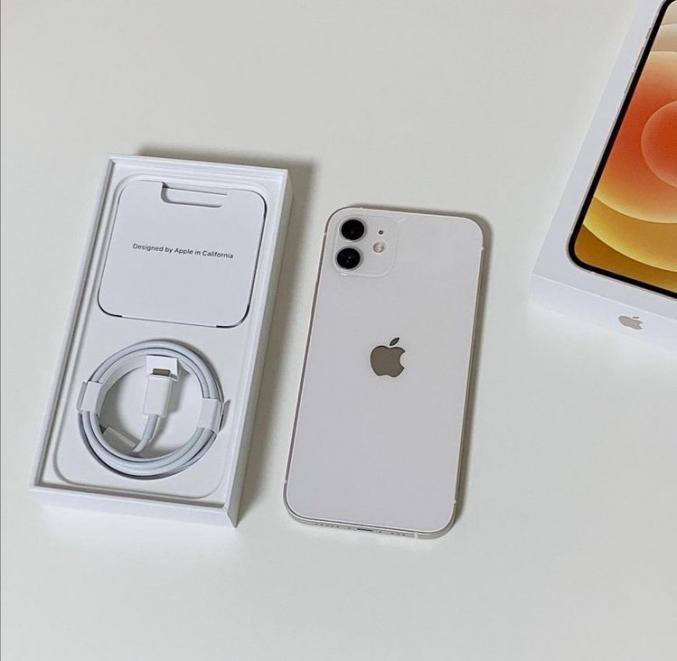 IPhone 12 à vendre en très bon état 