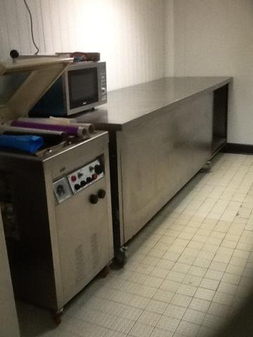 Local professionnel  traiteur  a paris 9éme