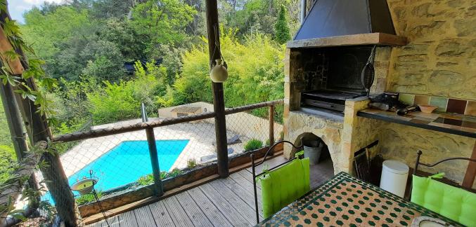 PROVENCE : maison du train avec grande piscine