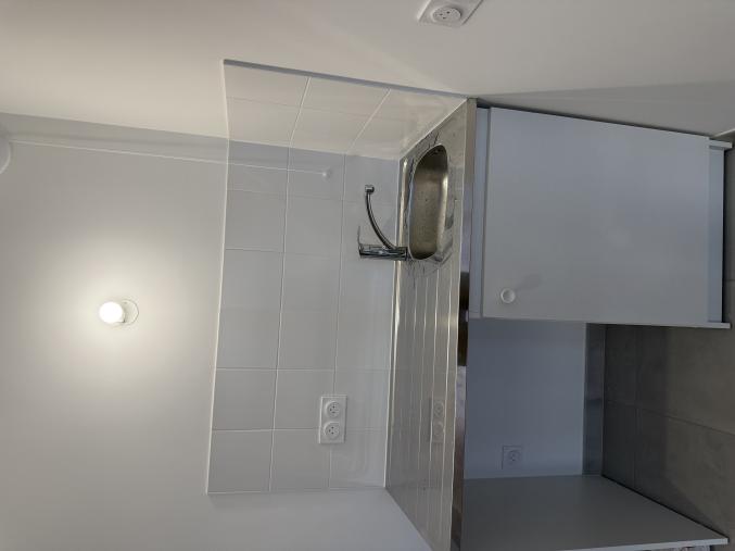 Kitchenette NEUVE– Jamais utilisée – Retirée d’un appartement neuf