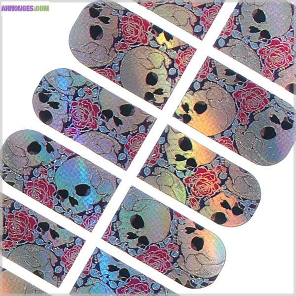 SET DE MANUCURE DESIGN - STICKERS TÊTES DE MORT