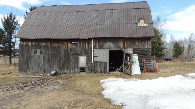 Maison garage et grange dans un havre de paix