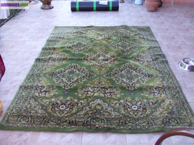 Tapis 1m65 x2m33 vert