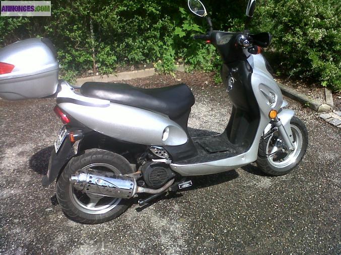 Scooter 125, faible km 4075