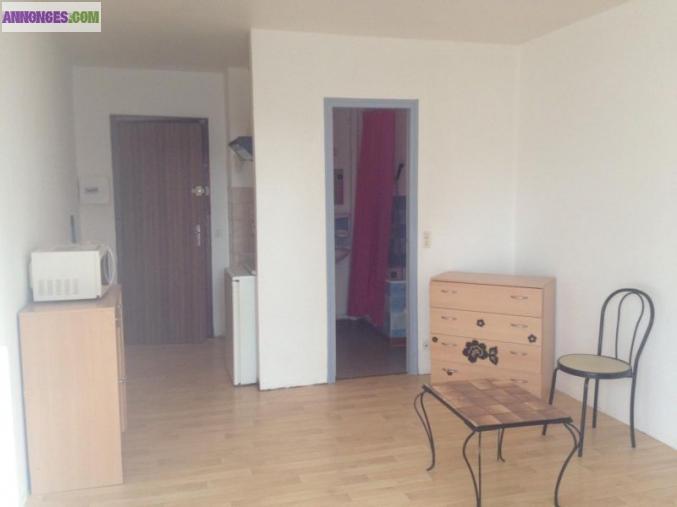 Studio avec balcon dans residence securisee