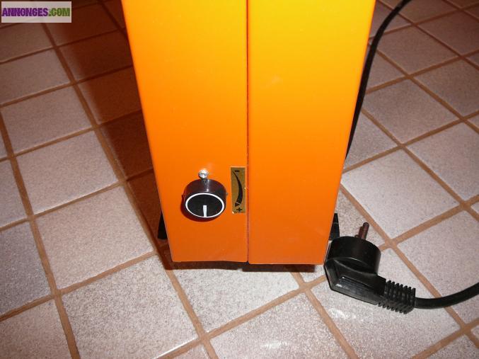 Radiateur orange année 70