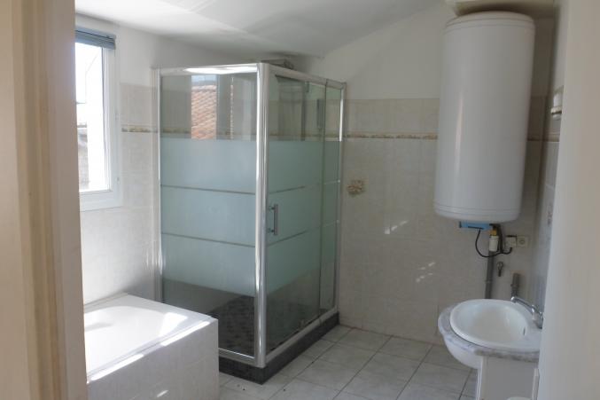 Maison 3 niveaux a rafraichir