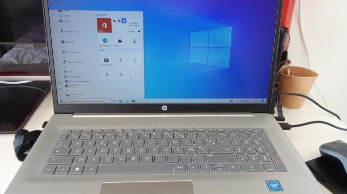 Ordinateur portable HP laptop 17 CN 0018 NF 2024