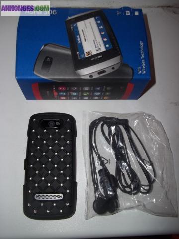 Nokia Asha 306 noir neuf avec coque brillant