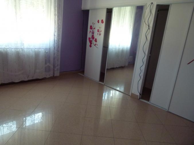 Loue appartement meublé + parking - 75m2