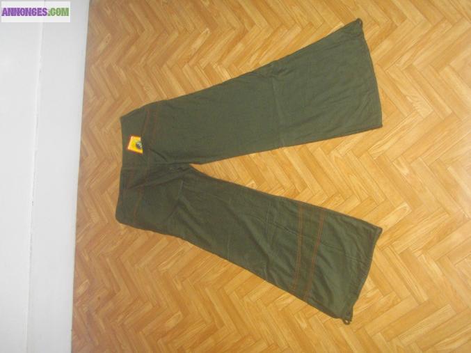 Pantalon kaki, neuf, taille L