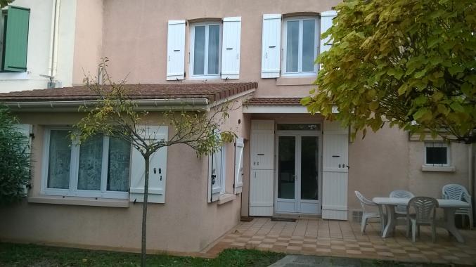 Maison ancienne proche de toutes commodités