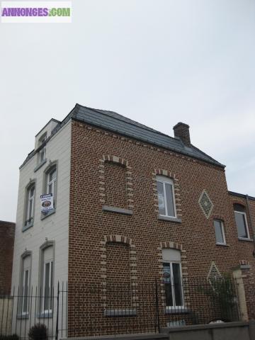 Maison 4ch/2sdb/double garage+jardin à Tournai àpd 250000€