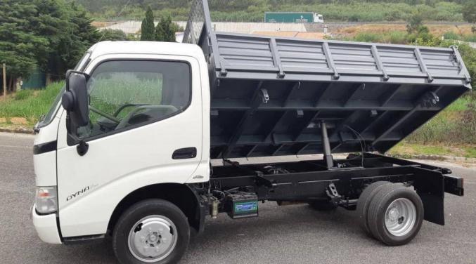 Toyota dyna 150 chassis cabine 100 d-4d