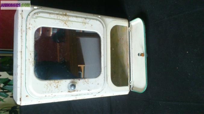 Meuble rétro de salle de bain