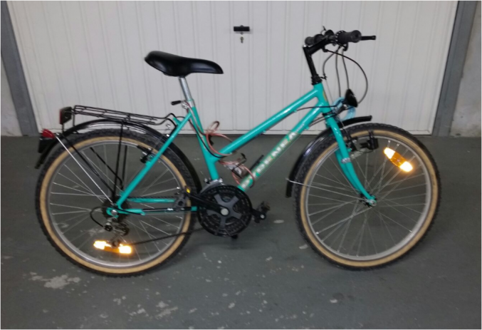 Vélo fille environ 9/11 ans 22 pouces 