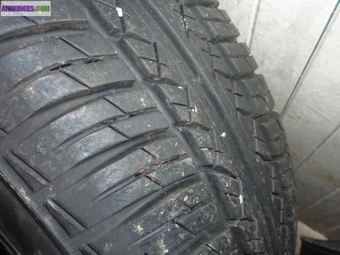 Pneus 175/65R13 neufs