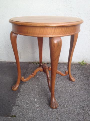 Chaises-fauteuils anciens en noyer