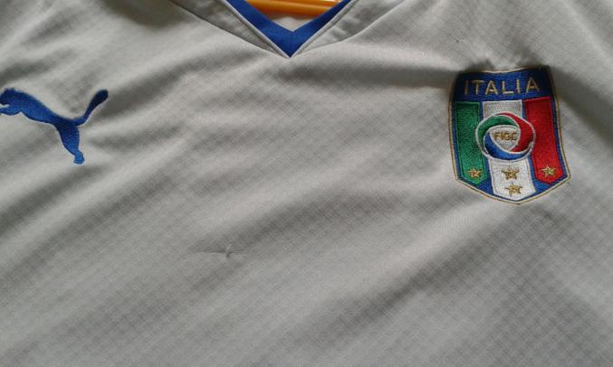 This shirt du PSG et un Maillot de L'Italie