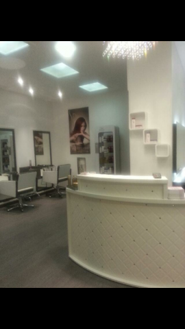 SALON DE COIFFURE