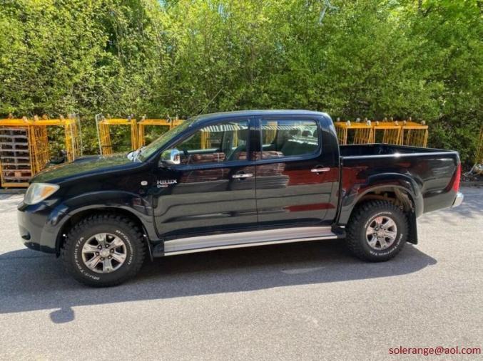 Toyota Hilux 2.5 D-4D  Noir Peinture métallisée