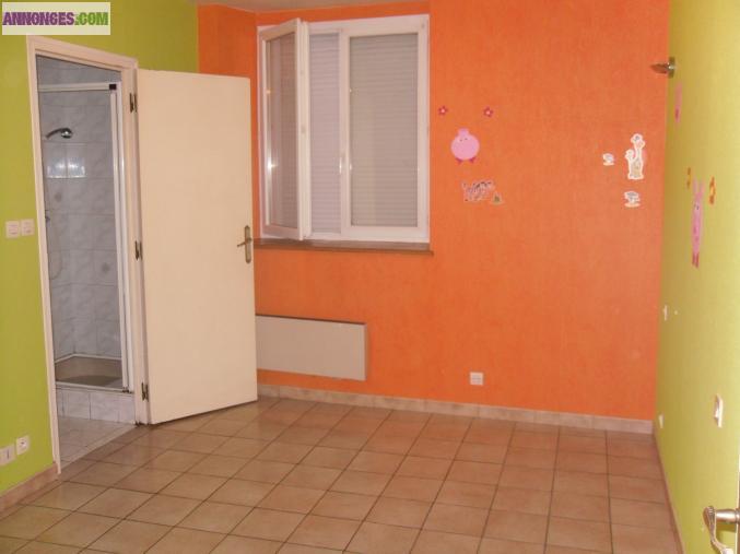 Gondrecourt le chateau Immeuble 165 m2 2 niveaux