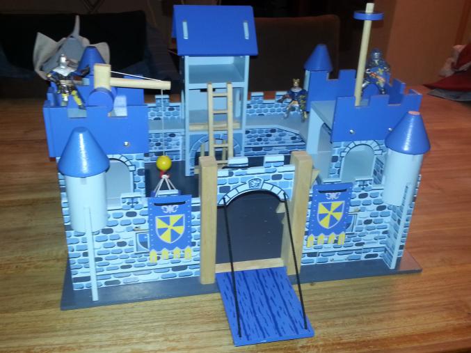 CHATEAU FORT EN BOIS