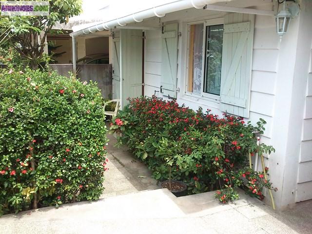 CHARMANTE VILLA F3 DE 95 M² A SAINT JOSEPH