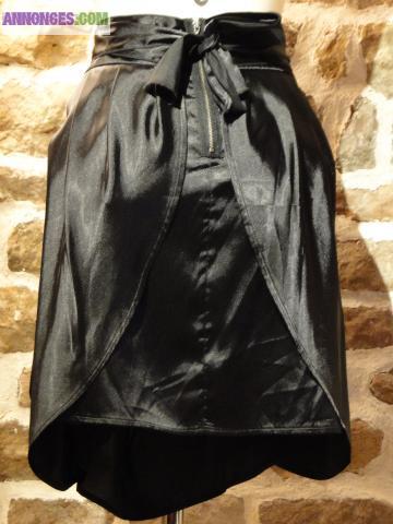 VÊTEMENT FEMME: ÉLÉGANTE JUPE T42 NOIR SATIN / NEUF avec ETIQUETTE  (ROBE)