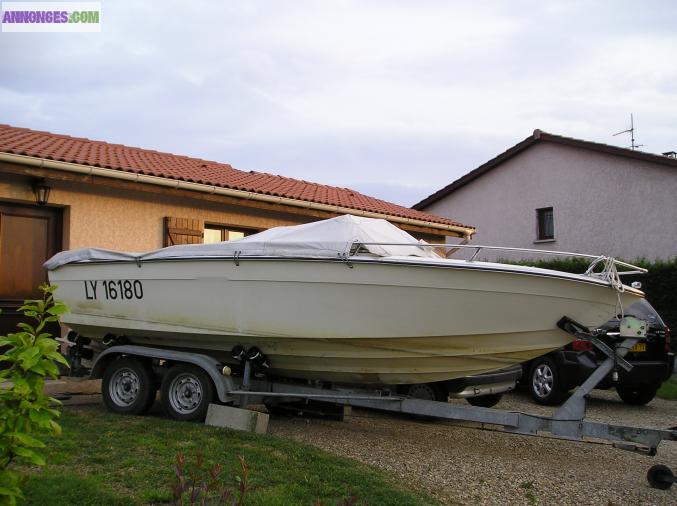 Bateau Inbord V8