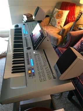 Yamaha tyros 4 61touches