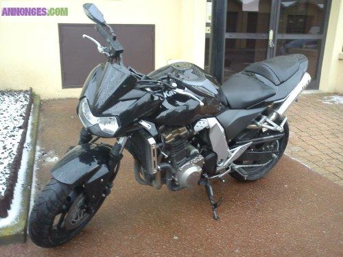 Moto KAWASAKI Z750 N