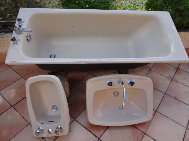 Ensemble Baignoire+Lavabo+Bidet