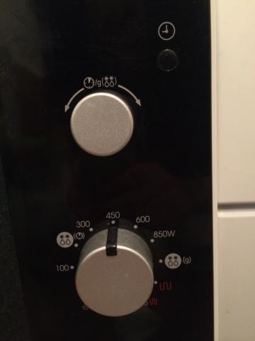 Micro ondes et gril Samsung GE82N-X 