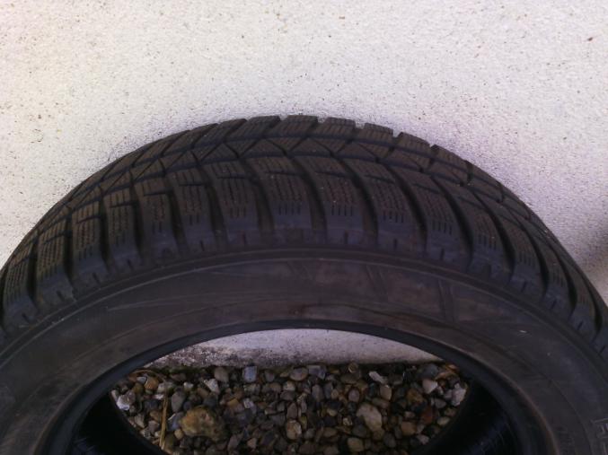  Deux pneus hiver