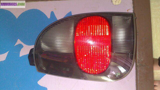 Feu arriere droit d espace