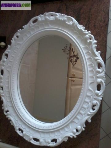 CADRE EN PLATRE MIROIR