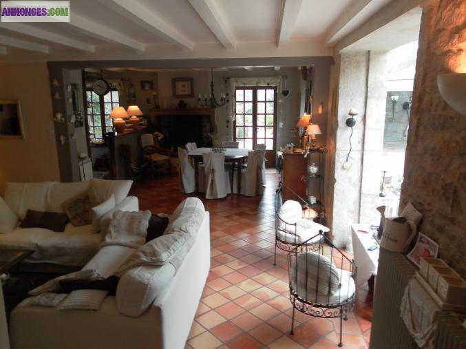 BELLE MAISON EN PIERRES