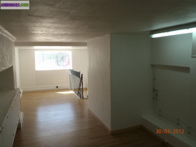 Local commercial SAISON 2013 PORT FREJUS