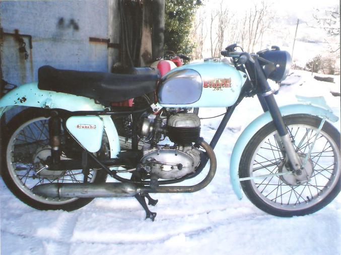 Motos italiennes anciennes de collection 